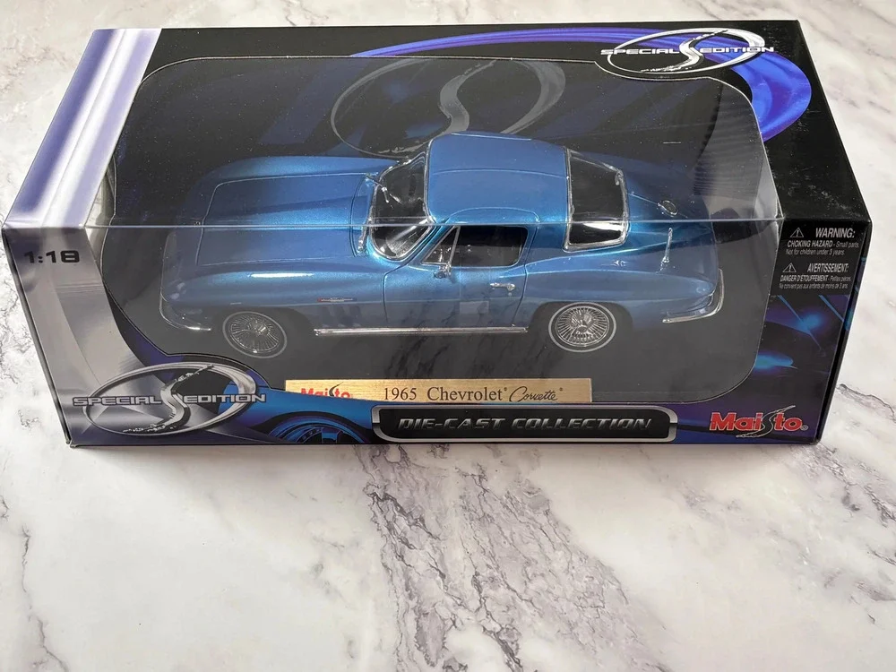 Maisto 1965 Chevrolet Corvette Chevy Blue 1:18 Diecast Model Special Edition